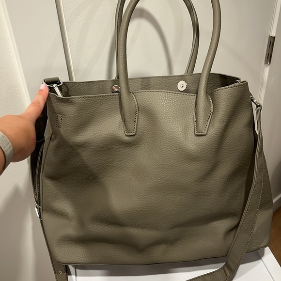 Matt and Nat Krista Satchel - Picture 4 of 8